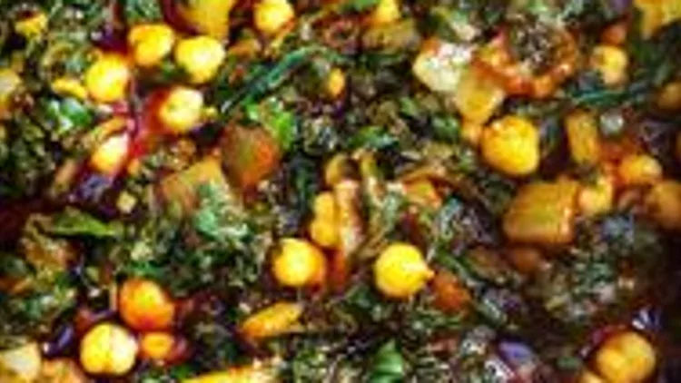 סלט עלי מנגולד וגרגרי חומוס | רשת 13