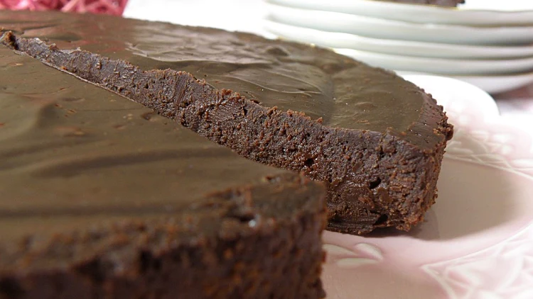 עוגת שוקולד מ-3 מרכיבים בלבד