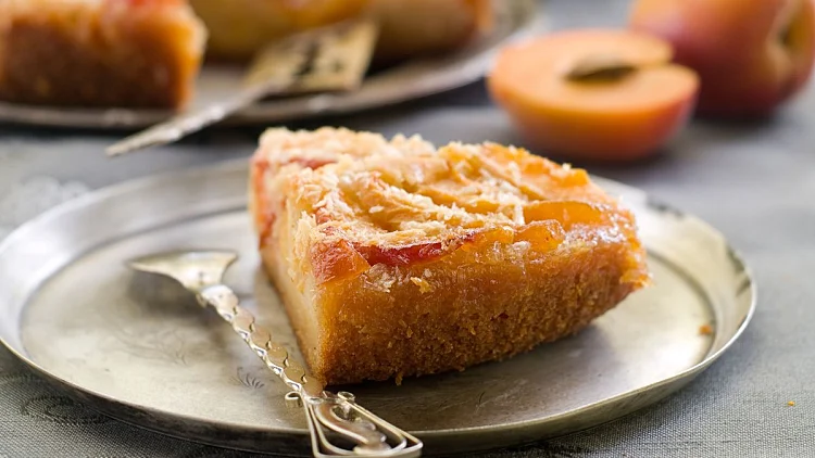 עוגת משמשים של קיץ