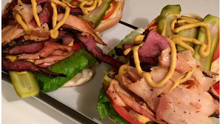 כריך מושלם של נקניקים מטוגנים | רשת 13