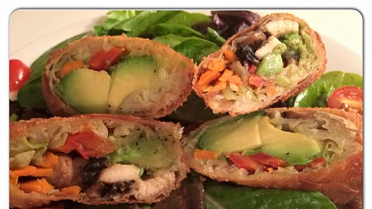 אגרול במילוי רצועות עוף, אבוקדו וירקות | רשת 13