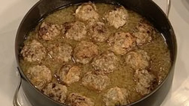 קציצות בקר ממולאות שום וסלט טורקי | רשת 13