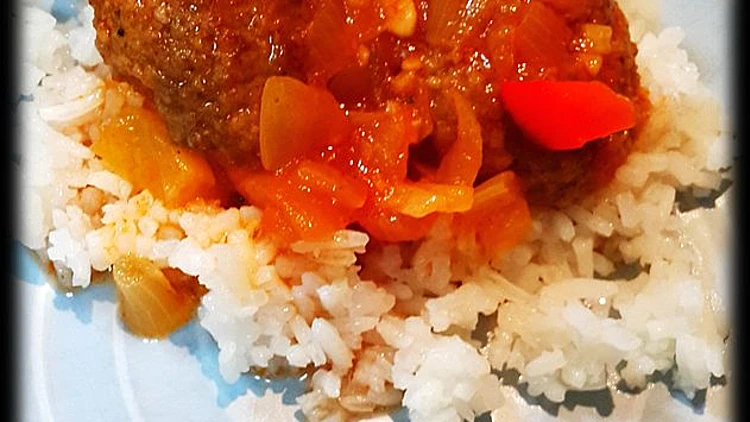 קציצות בקר ברוטב עגבניות עם אורז | רשת 13