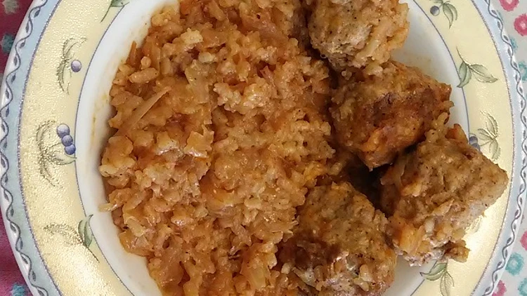 כדורי המבורגר בתבשיל כרוב כבוש | רשת 13