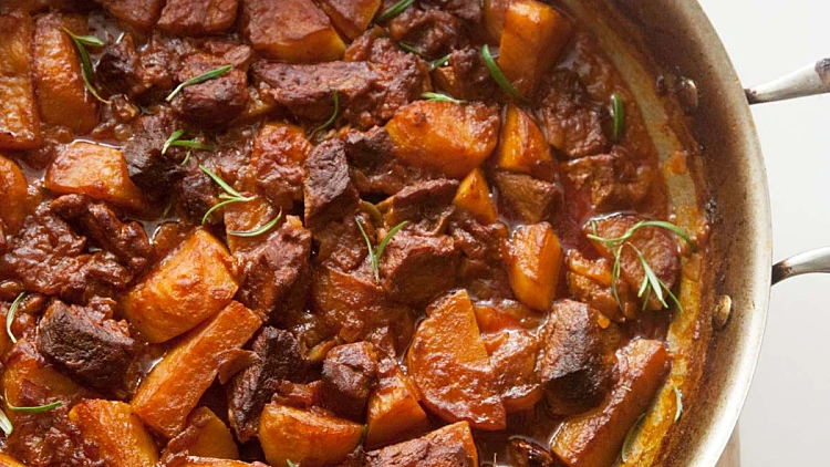 גולאש בבישול איטי ליום סוער | רשת 13