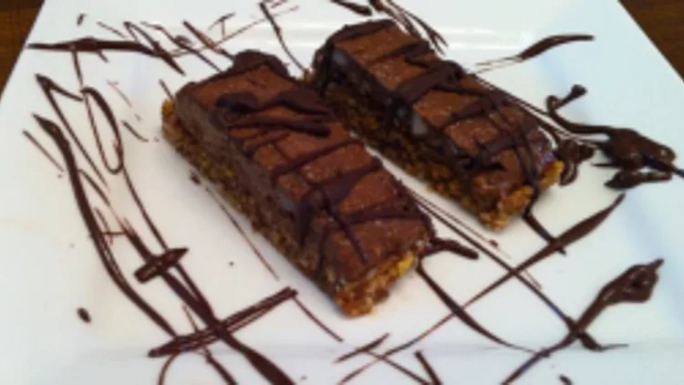 סניקרס מולה ועוף | רשת 13