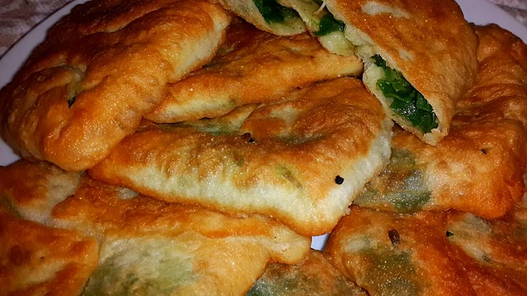 פטאייר בצק ממולא תרד וזעתר | רשת 13