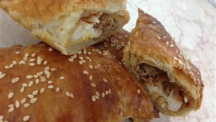 בורקס פיצה מבצק מלווח: | רשת 13