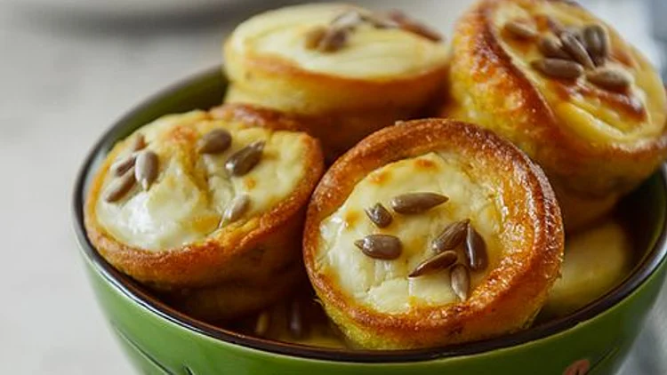 מאפינס גבינות וזיתים | רשת 13