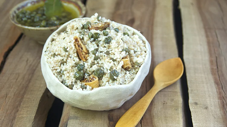 קדירת קוסקוס מלא עם עדשים, דבלים וצלפים | רשת 13