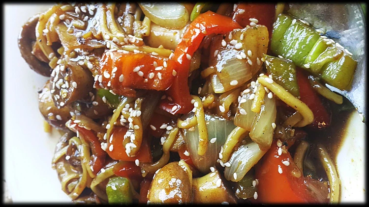 מוקפץ פטרית וירקות | רשת 13