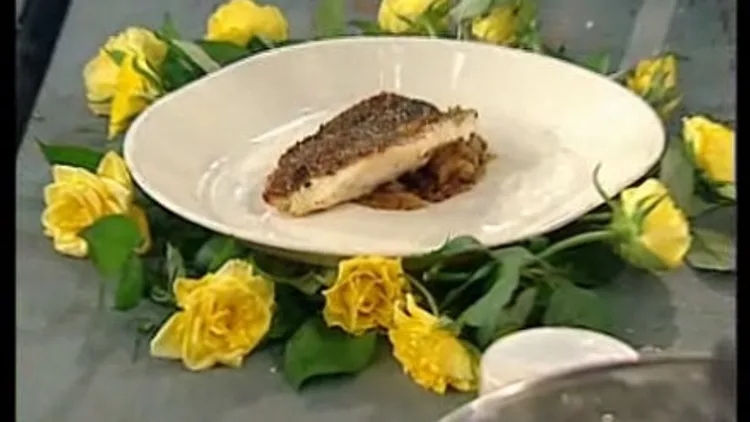 דג אפוי עם בצלים, פטריות ואורז