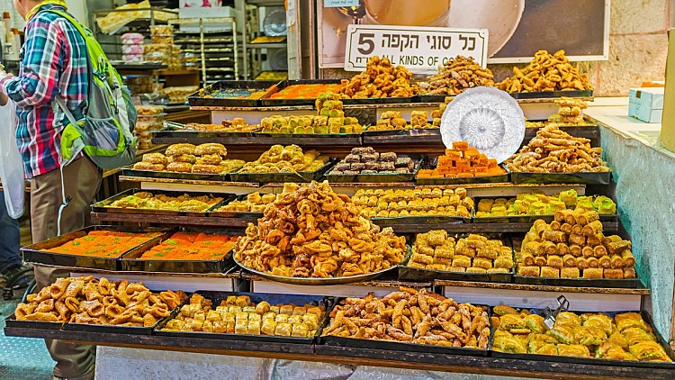 ראשון בהלם: מחנה יהודה מגיעים לסינמה סיטי | רשת 13