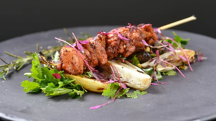 פרגית בגן של ירקות צלויים / אור גינסברג