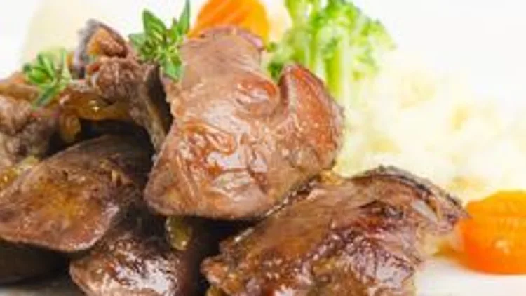 כבדי עוף ביין אדום