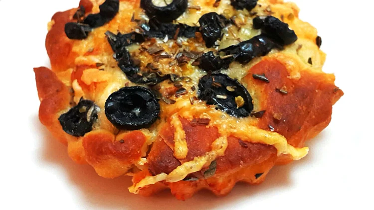 מאפה אישי עם גבינות וזיתים | רשת 13