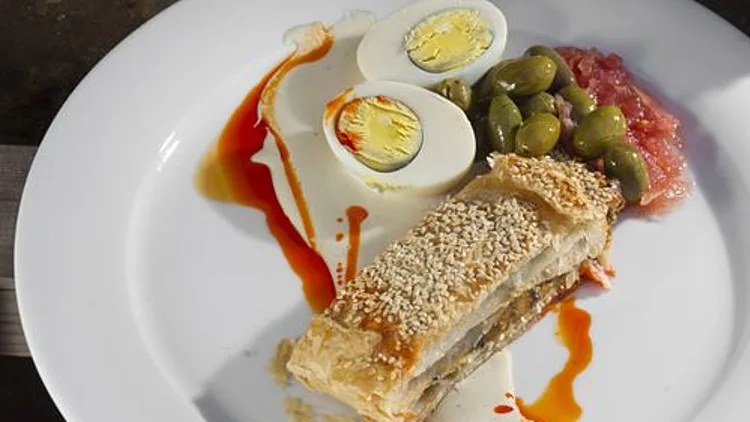 בורקס במילוי תרד, תפוחי אדמה וגבינה