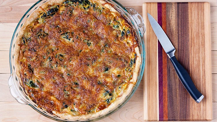 פשטידת תרד וגבינות