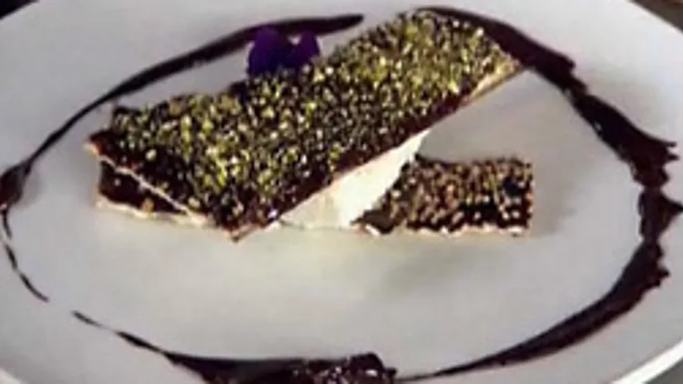 מצות מצופות בשוקולד ובפיסטוקים