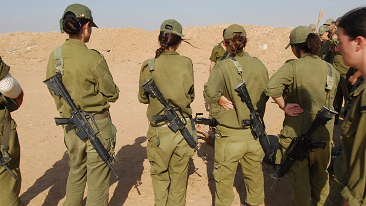 לוחמות, לוחמת, חיילת, חיילות