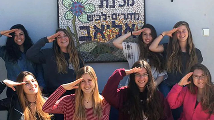 בנות המכינה החתומות על המכתב