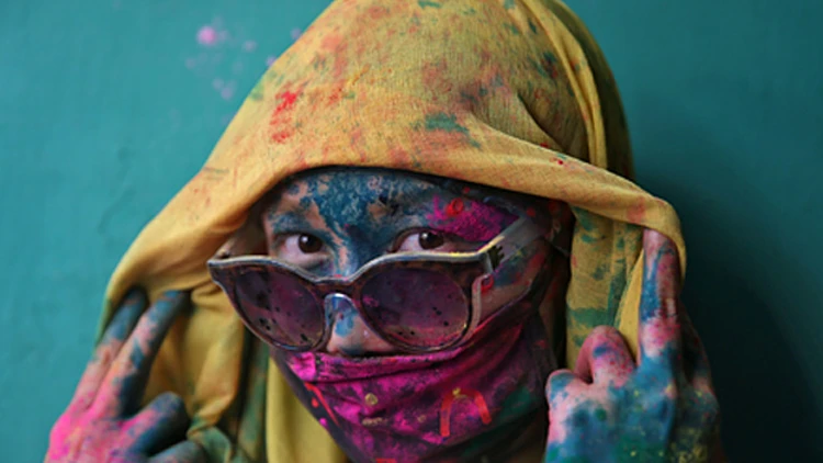 צפו: יום הולדת 300 ופסטיבל צבעוני במיוחד | חדשות 13