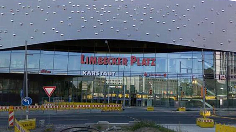 מרכז הקניות שפונה | צילום: Google Streetview