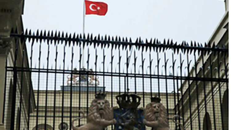 טורקיה: "נמשיך עד שהולנד תתנצל" | חדשות 13