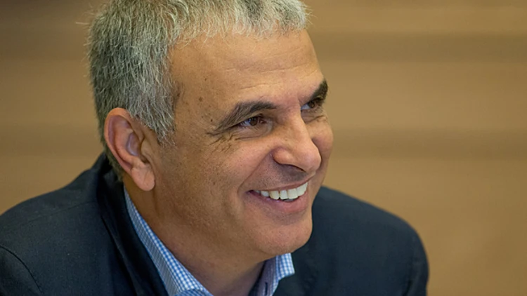 צפו: כחלון מברך את מנכ"ל מובילאיי על ההסכם | חדשות 13