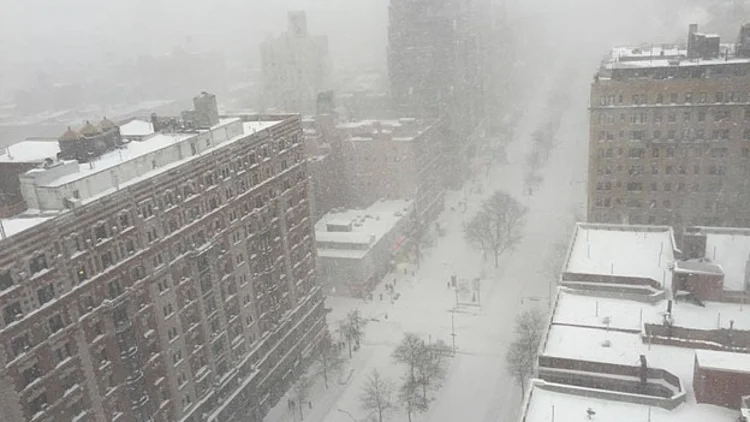 סופה בניו-יורק, ארכיון