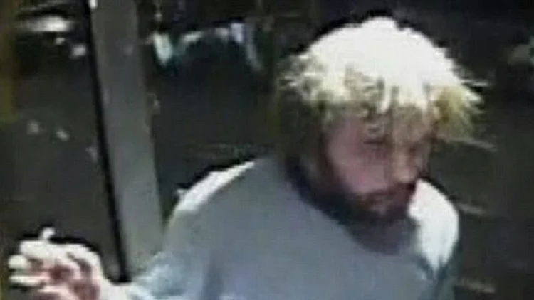 אנס תוקף אישה ברחוב - עד שעובר אורח מבריח אותו