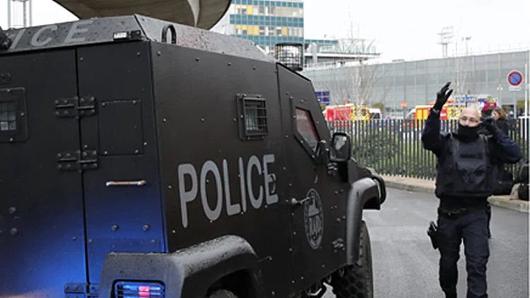 כוחות הביטחון עורכים סריקות בנמל התעופה