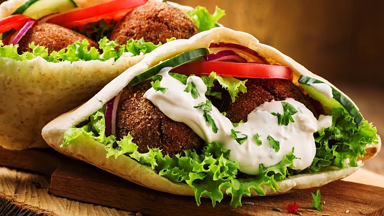 רעבים? כך תזמינו אוכל כשר לכל מקום בעולם | רשת 13