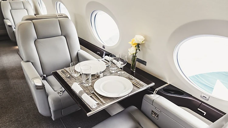 שמפניה באוויר: 10 המחלקות הראשונות הטובות בעולם | רשת 13