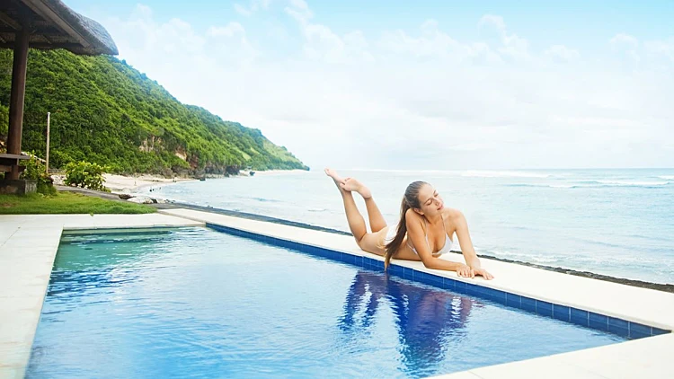 זה לא חלום: סוויטה מפוארת במלון בפחות מ-100 שקל ללילה | רשת 13