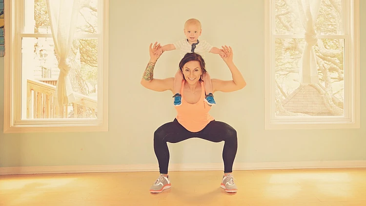מאמא לאמא: ארבעה אימונים ללא מכשירים | רשת 13