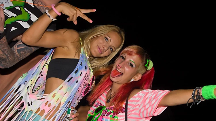 צפו: מסיבות פול מון לוהטות בקופנגן