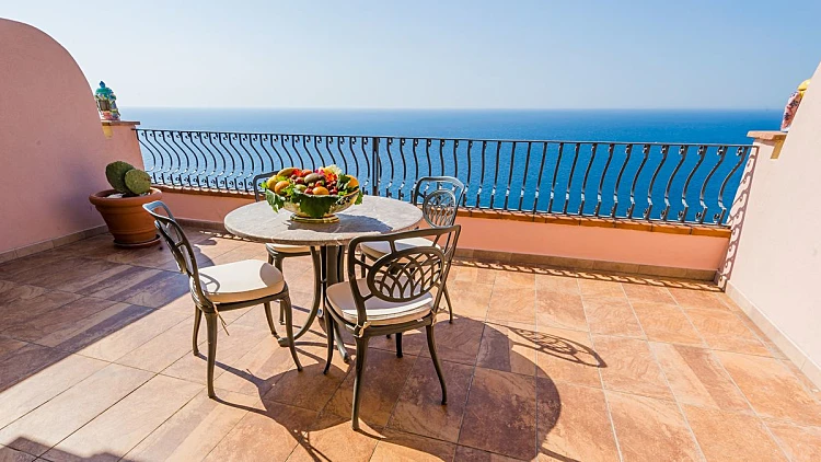 מול הנוף: מלונות מומלצים בסיציליה | רשת 13