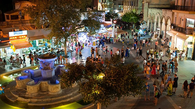 כרתים בלילה: המסיבות החמות של הקיץ | רשת 13