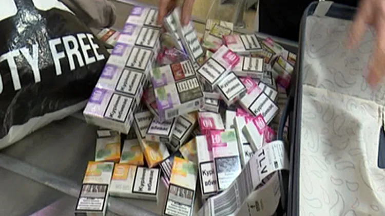 תיעוד: מאות פאקטים במזוודה | חדשות 13