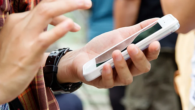 מייסד צ'ק פוינט: "חצי מהאפליקציות תוכנות ריגול" | חדשות 13