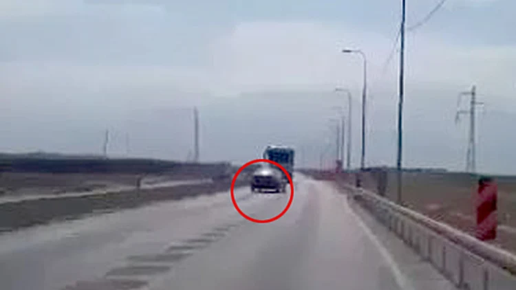 נהג הרכב מאבד שליטה