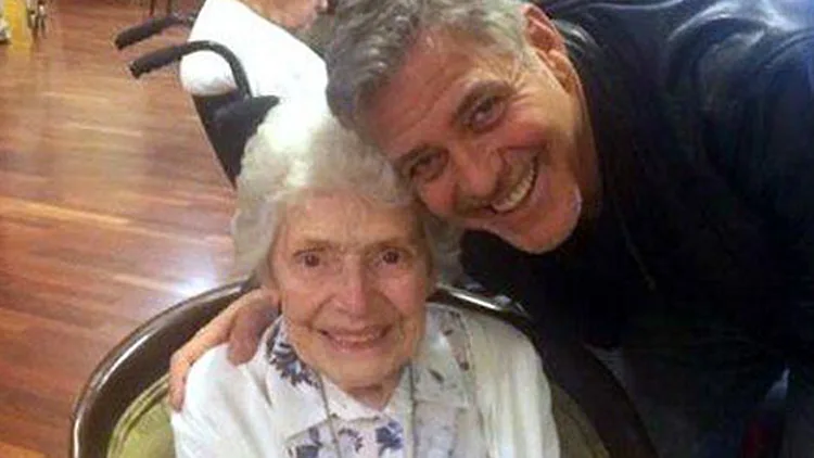 צפו במתנה ליום ההולדת ה-87: ג'ורג' קלוני | חדשות 13