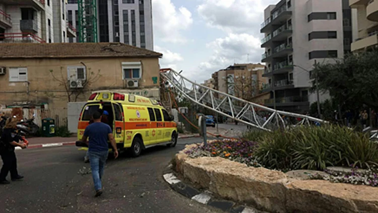 קריסת המנוף ברמת-גן: מפעיל המנוף משחזר את האירוע | חדשות 13