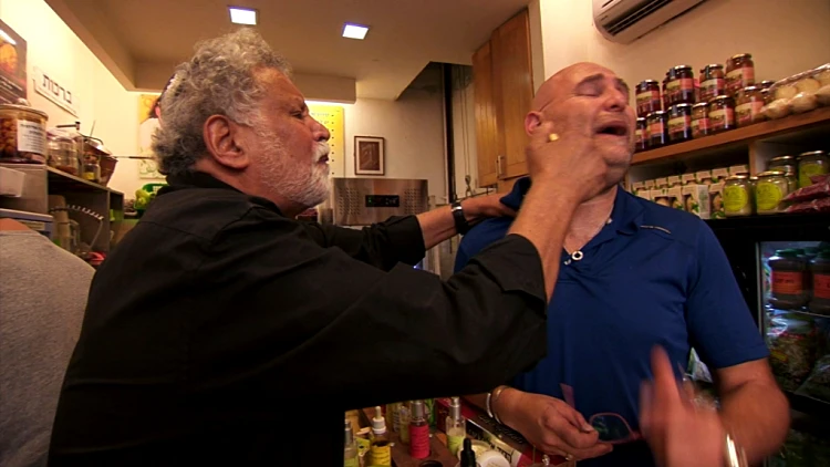 צביקה הדר מתעצבן: "תוריד ממני ת'יד! מספיק עם זה"