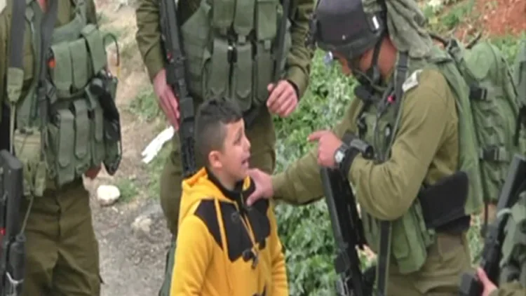 תיעוד "בצלם": "בן 8 אולץ להצביע על חשודים" | חדשות 13