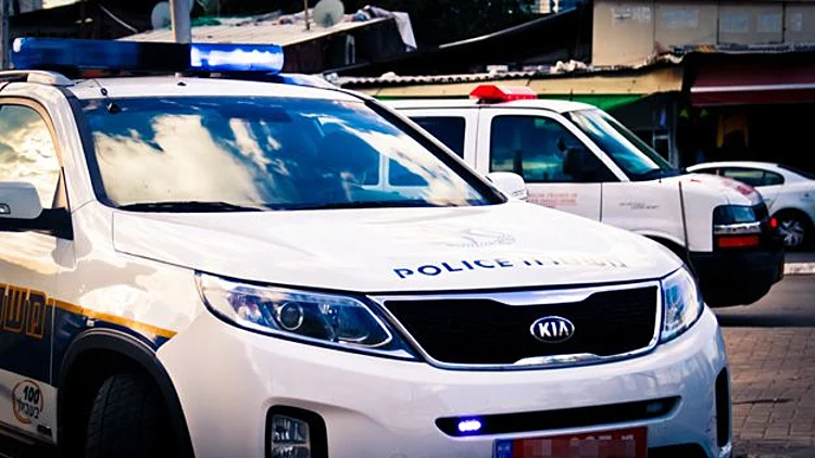 שוב: זמר ישראלי מוכר חשוד שתקף את בת זוגו | רשת 13