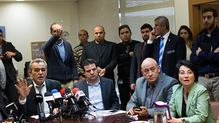 נסיעות ח"כים ערבים לחו"ל יוגבלו?