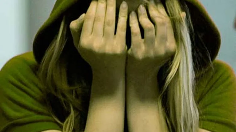 התקשר לקטינים והטריד. ארכיון