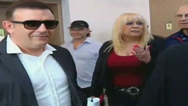 נפגשים באולם: המאבק המשפטי בין חברי אתניקס | חדשות 13